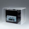 ASONIC 10L Ultraschallreiniger in einer Silent Box, die den Schall während des Betriebs minimiert.