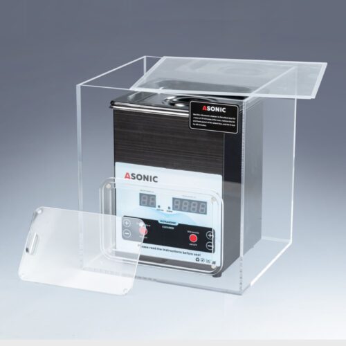 Offene Silent Box mit einem 2L ASONIC Ultraschallreiniger im Inneren, der die Geräusche während des Betriebs reduziert.