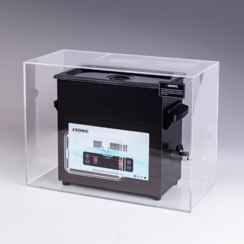 ASONIC 7L Ultraschallreiniger in einer Silent Box zur Geräuschreduzierung während des Ultraschallbetriebs.