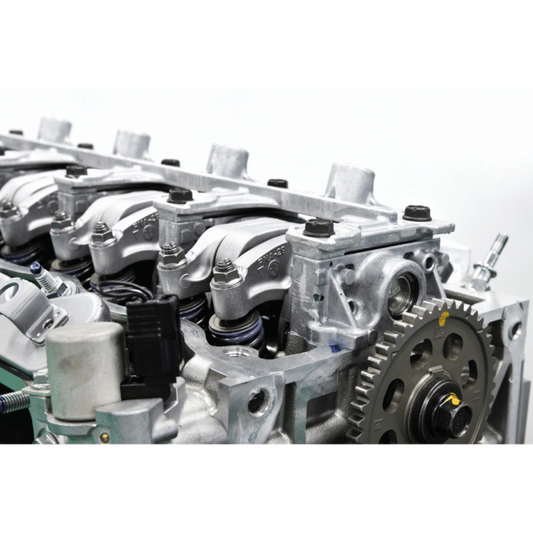 Automotor als Symbol für den Einsatz der Ultraschallreinigung bei der Wartung von Teilen in der Auto- und Motorradindustrie.